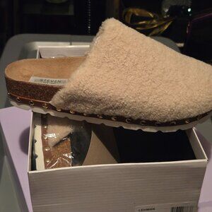 Steve Madden New York Sherpa Clogs